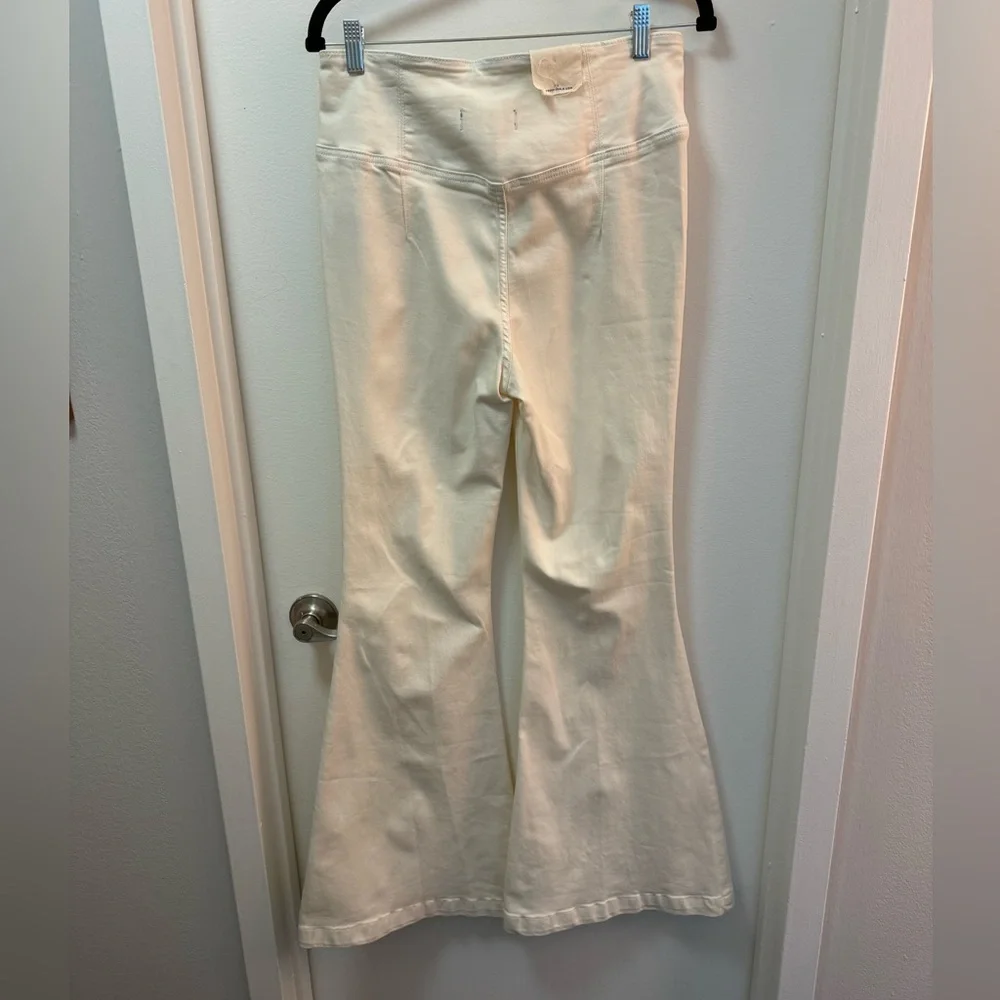 NWT Free People Venice Beach Flare Jeans - Picture 3 of 3